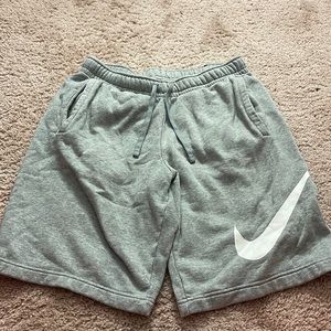 Mens nike shorts M
